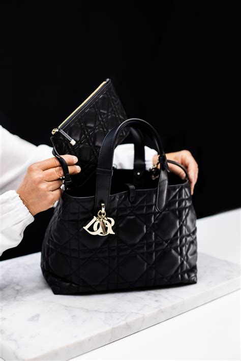 large dior toujours bag review|Discover the Brand New Dior Toujours Bag .